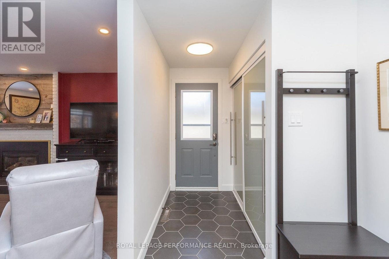 2018 QUINCY AVENUE - Photo 4