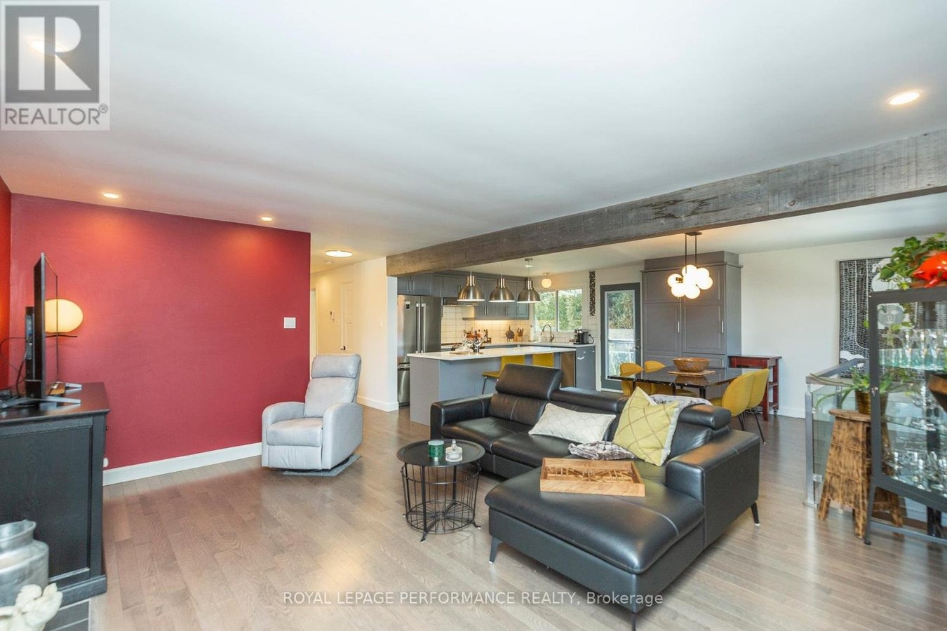 2018 QUINCY AVENUE - Photo 6