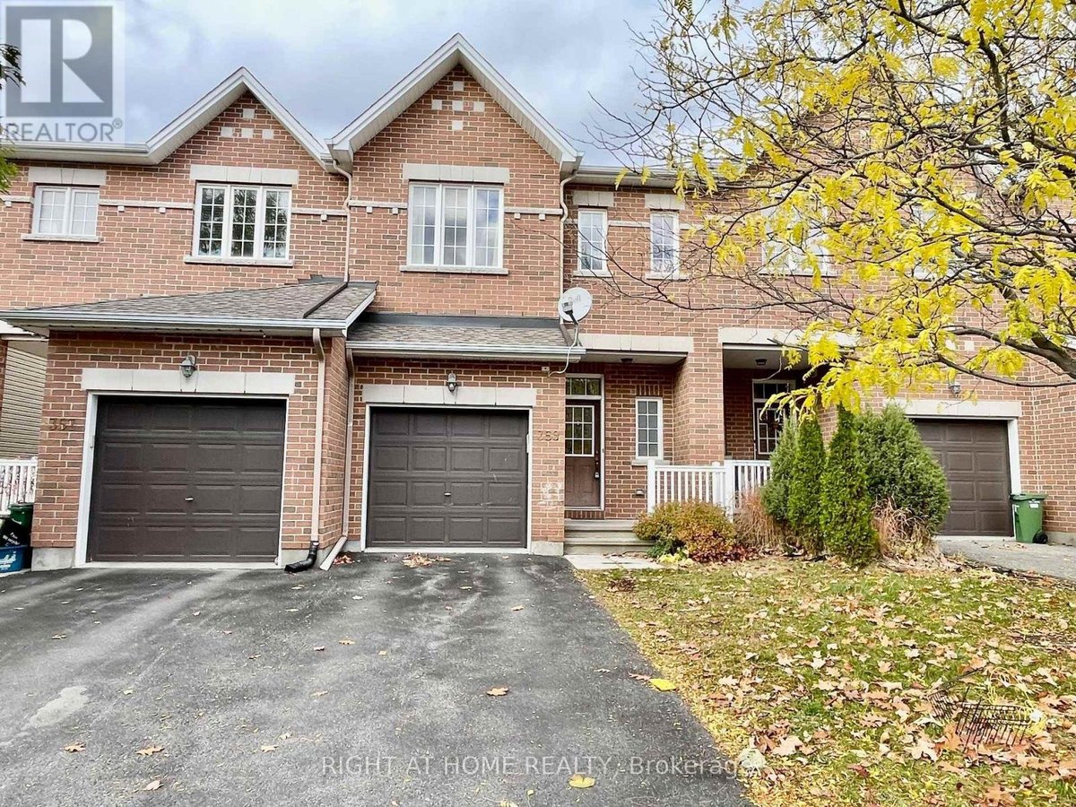 359 KINGBROOK DRIVE - Photo 1