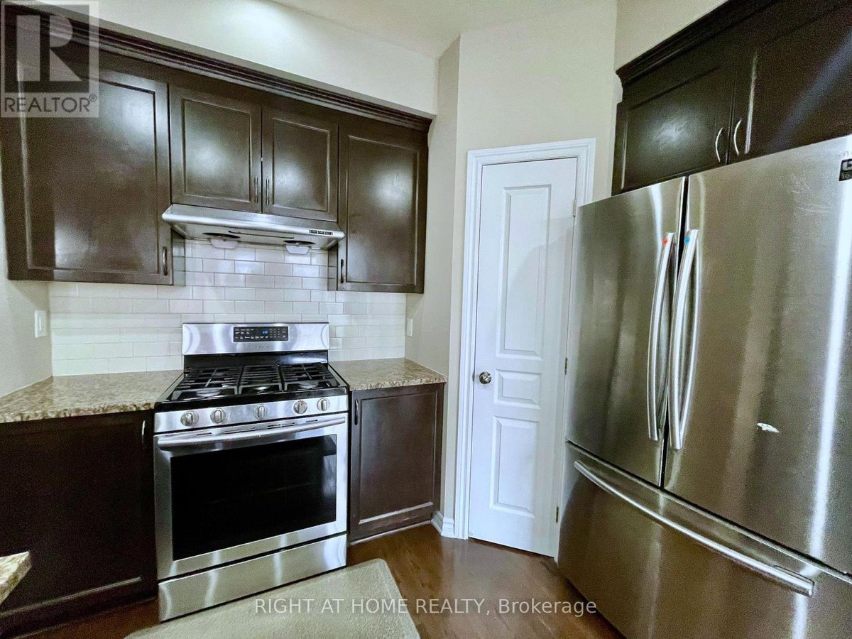 359 KINGBROOK DRIVE - Photo 3