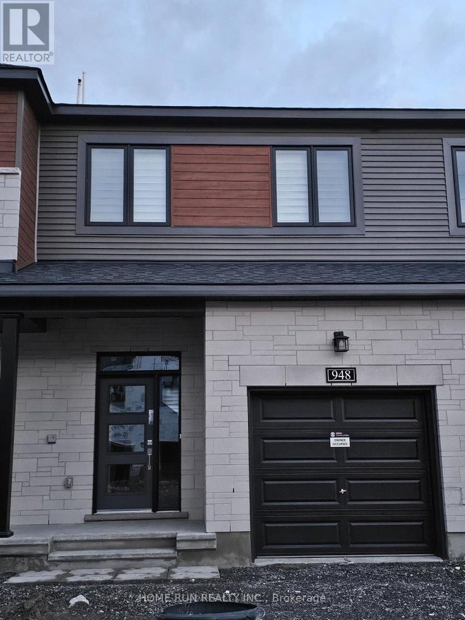 948 EILEEN VOLLICK CRESCENT - Photo 1