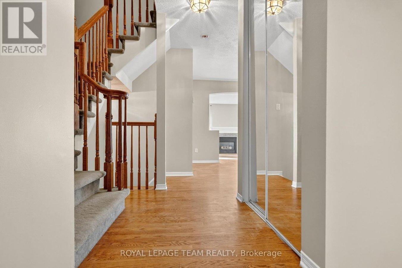24 HEMLO CRESCENT - Photo 3