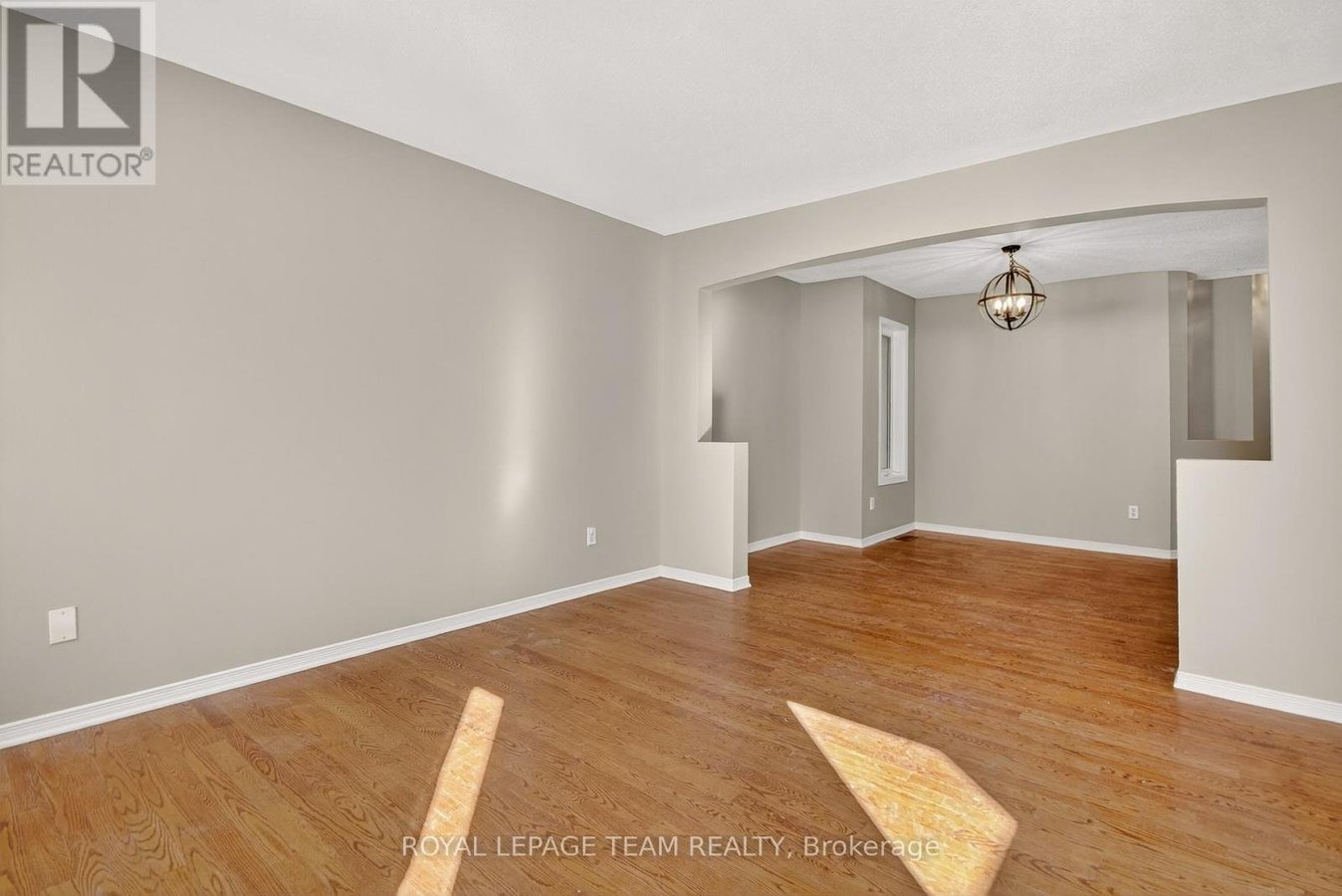 24 HEMLO CRESCENT - Photo 7