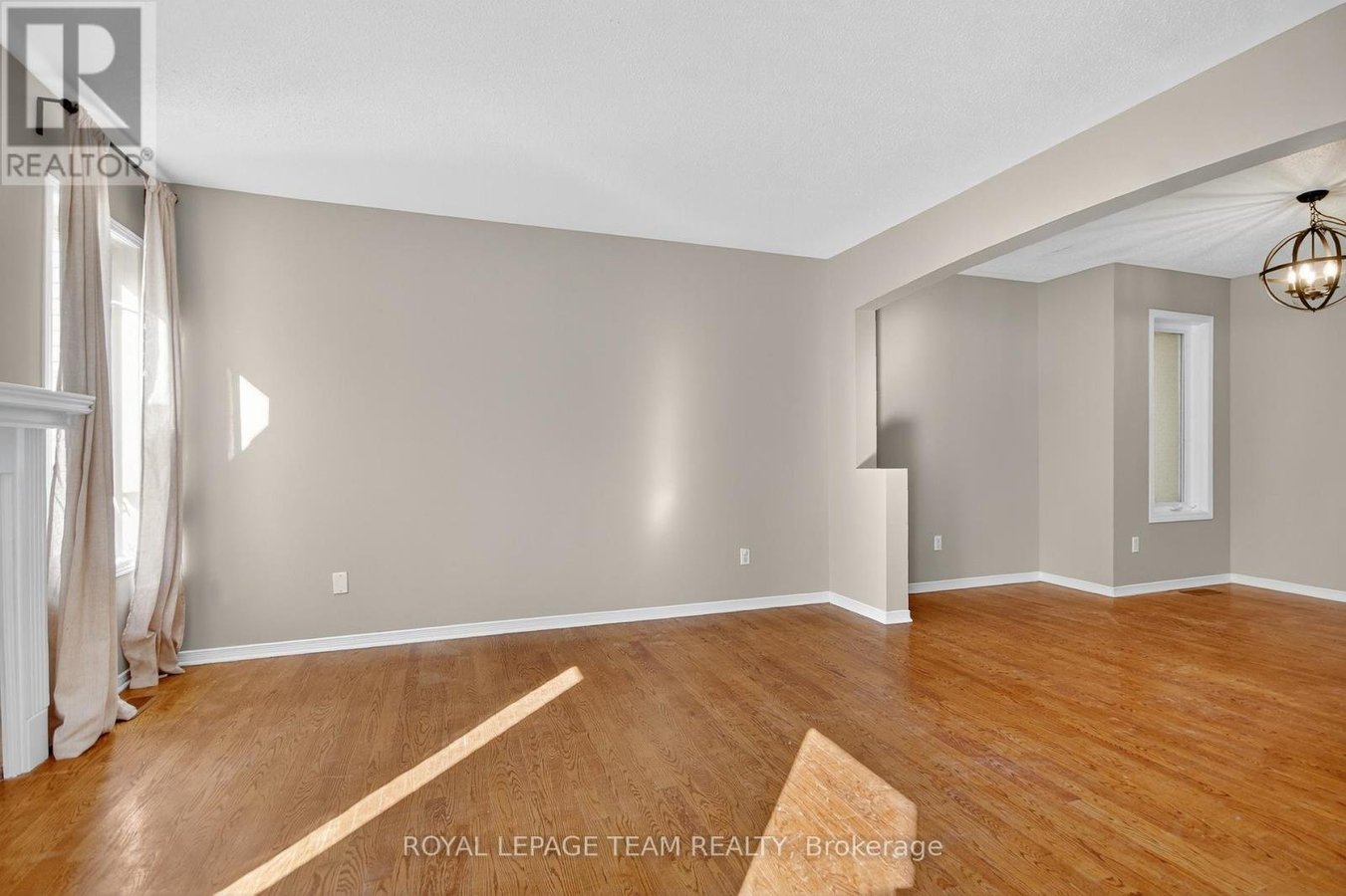 24 HEMLO CRESCENT - Photo 8