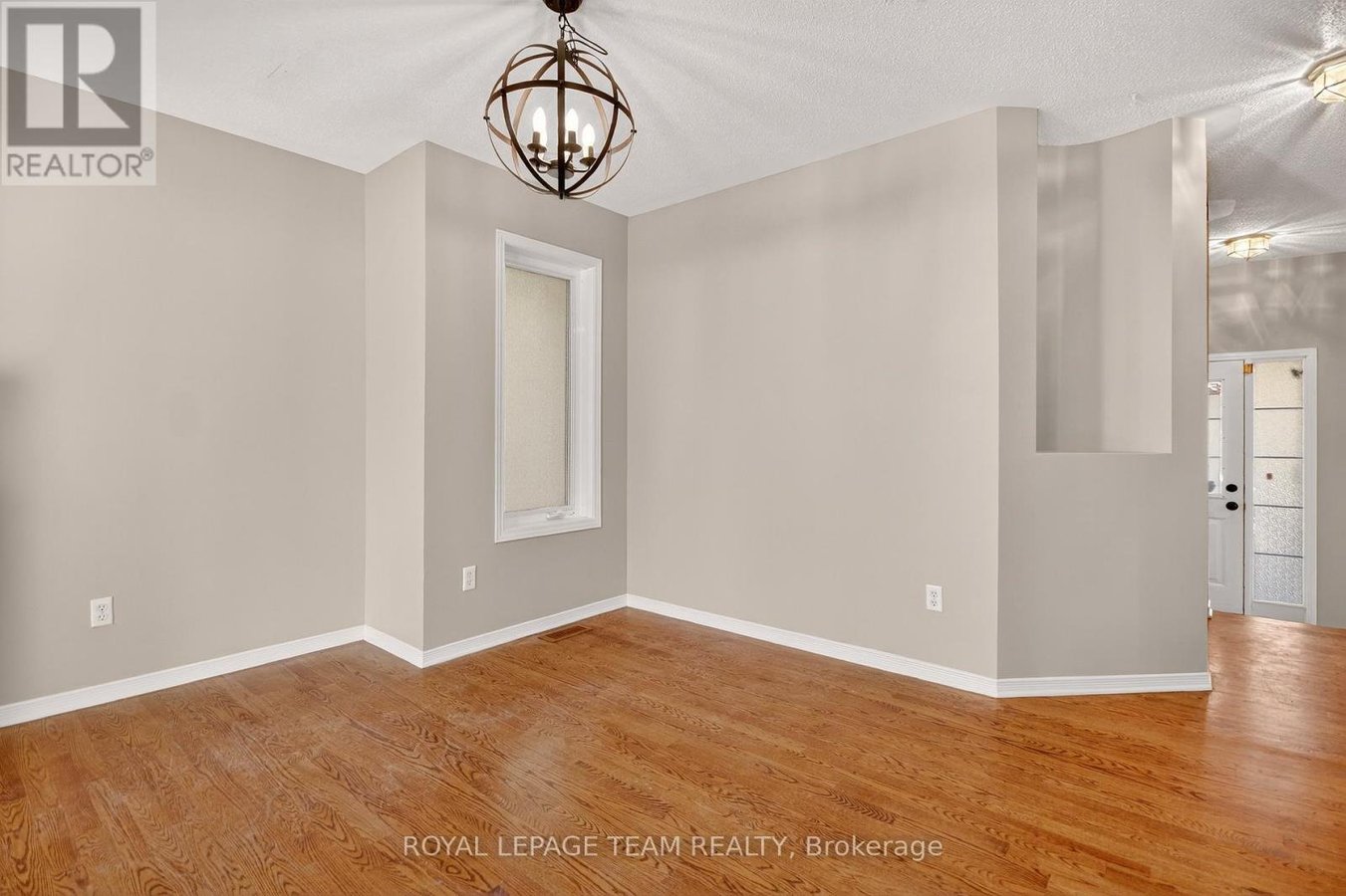 24 HEMLO CRESCENT - Photo 9