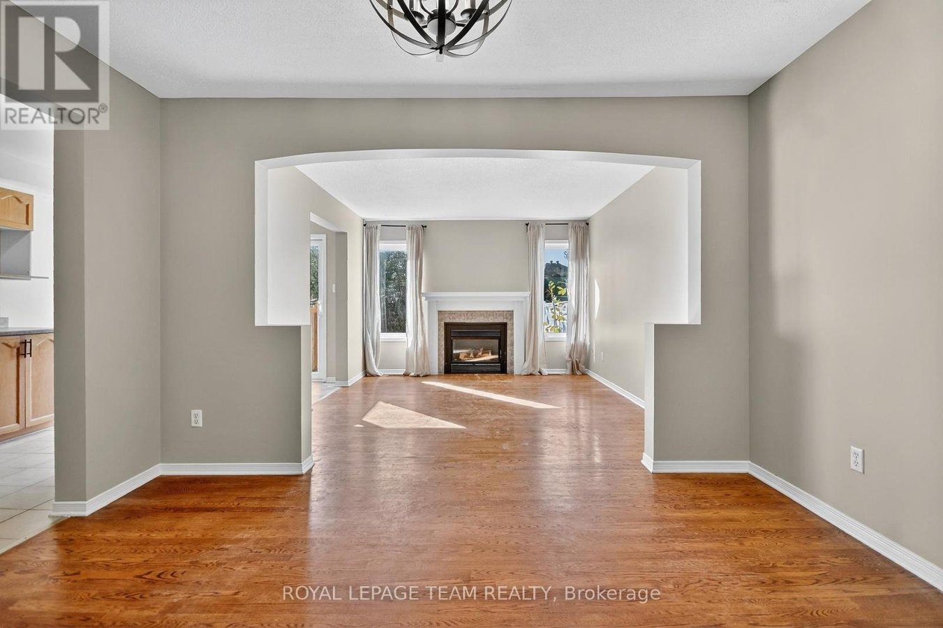 24 HEMLO CRESCENT - Photo 13