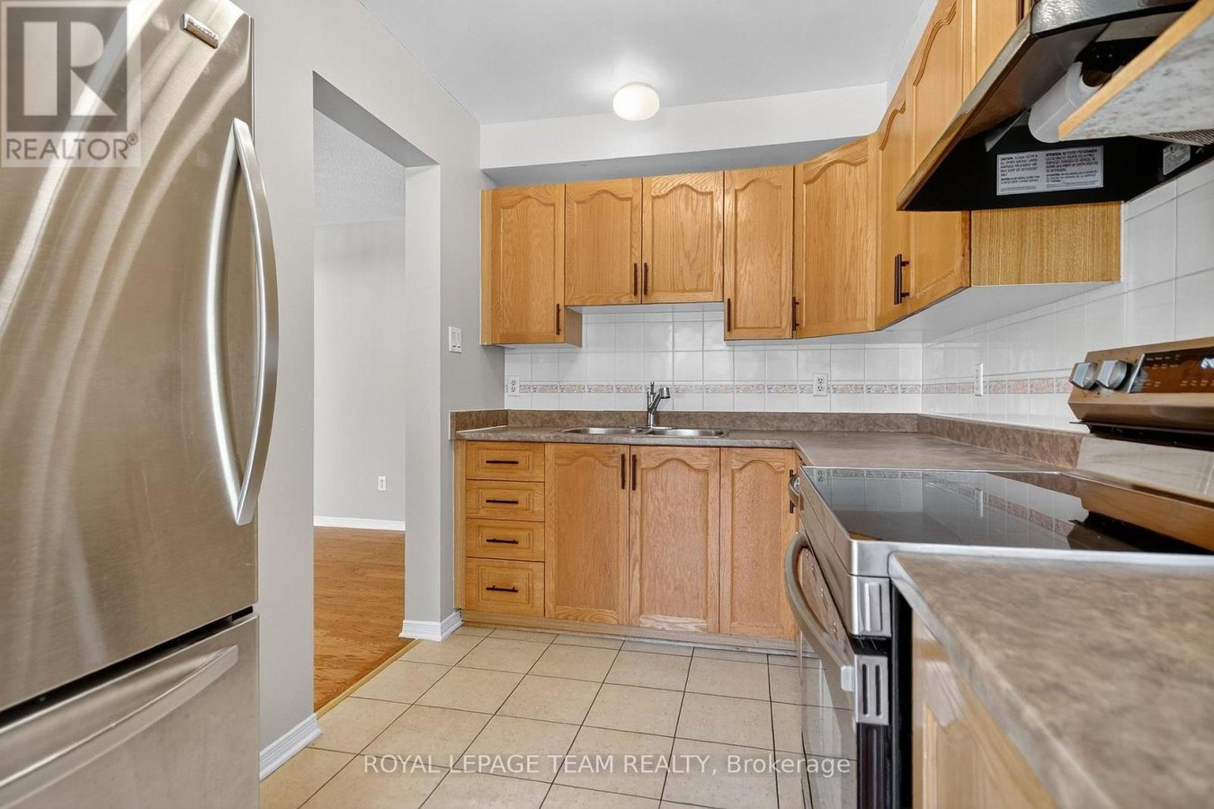 24 HEMLO CRESCENT - Photo 19