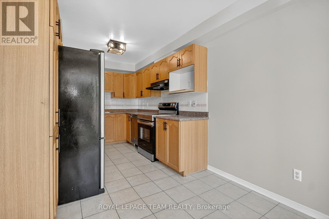 24 HEMLO CRESCENT - Photo 21