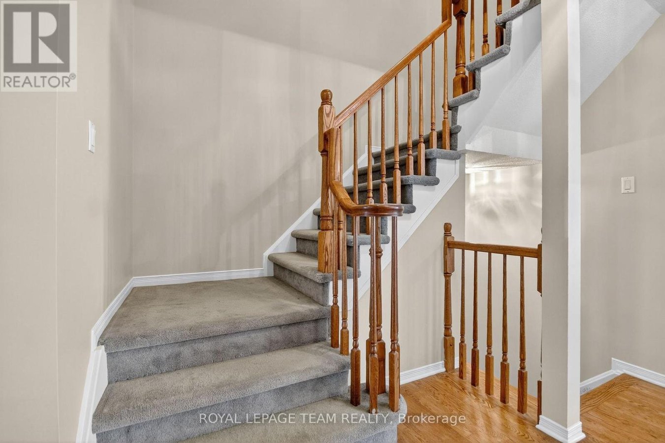 24 HEMLO CRESCENT - Photo 24
