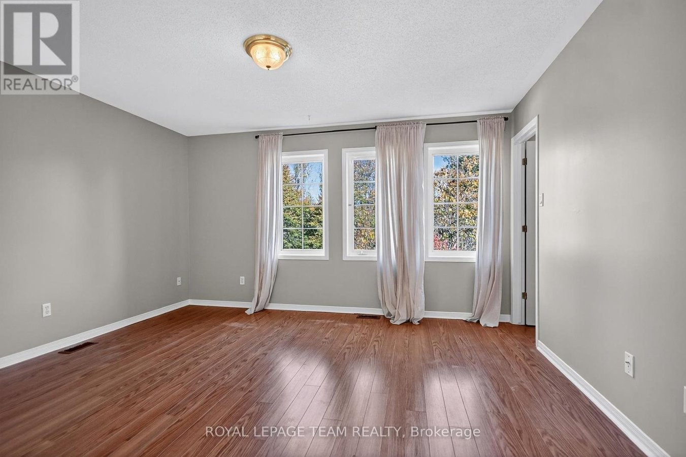 24 HEMLO CRESCENT - Photo 25