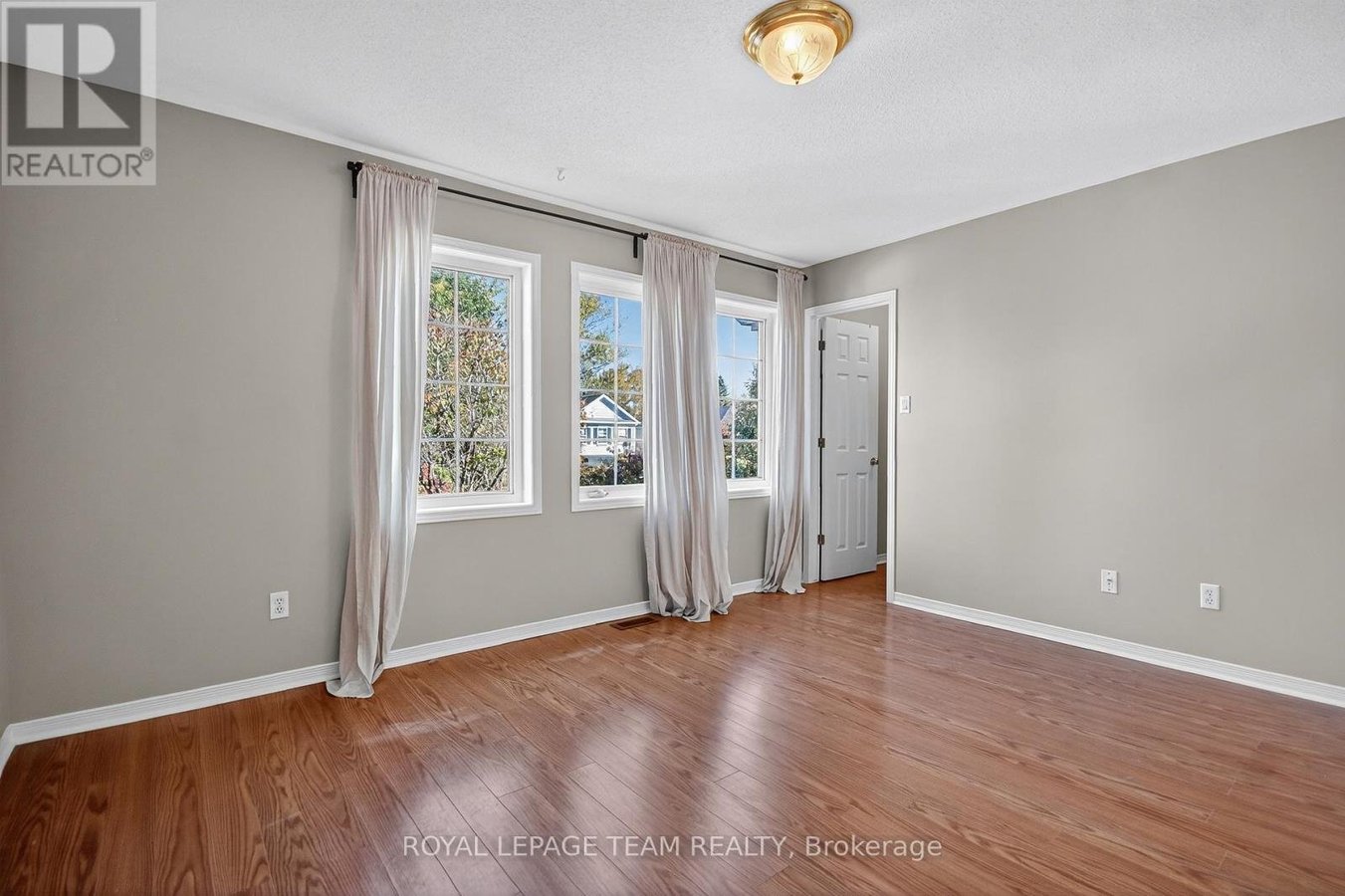 24 HEMLO CRESCENT - Photo 26