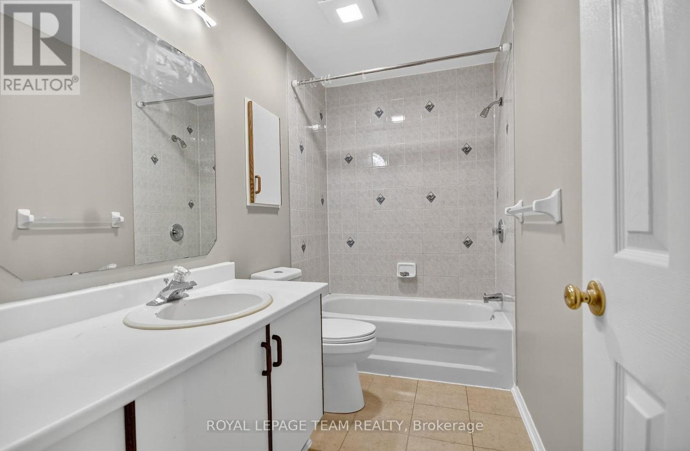 24 HEMLO CRESCENT - Photo 35