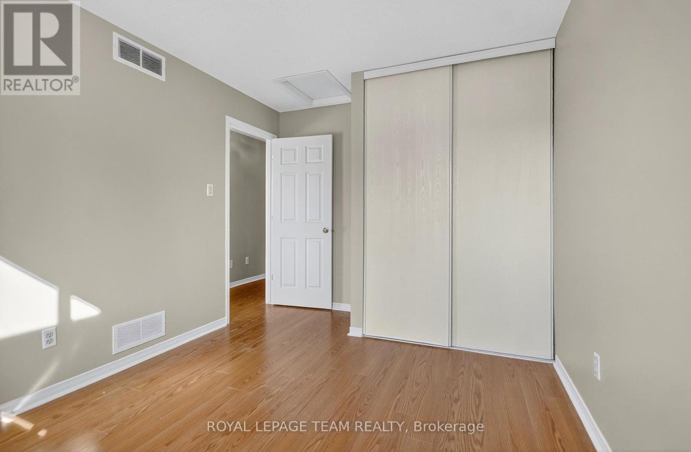 24 HEMLO CRESCENT - Photo 38