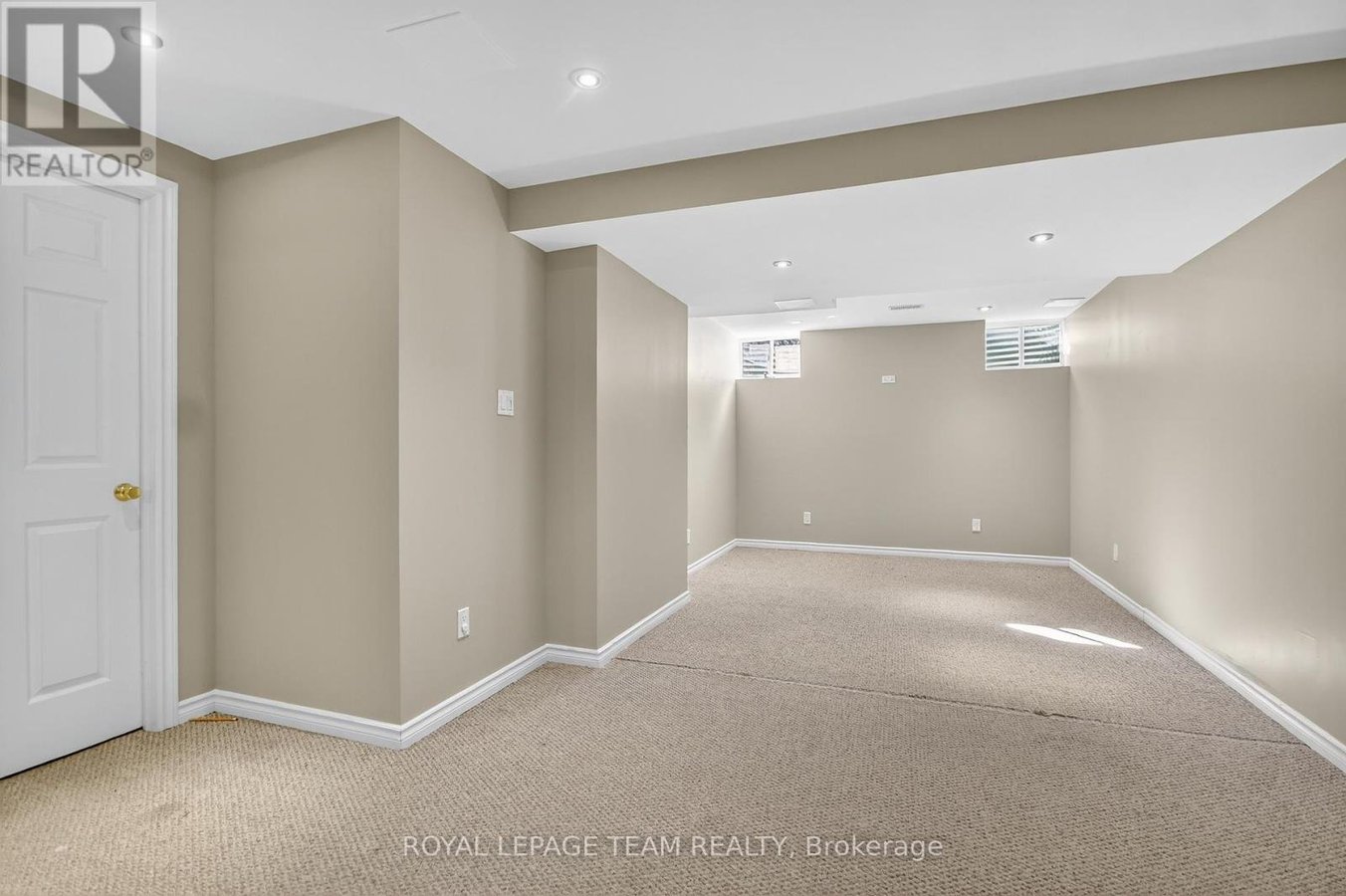 24 HEMLO CRESCENT - Photo 40