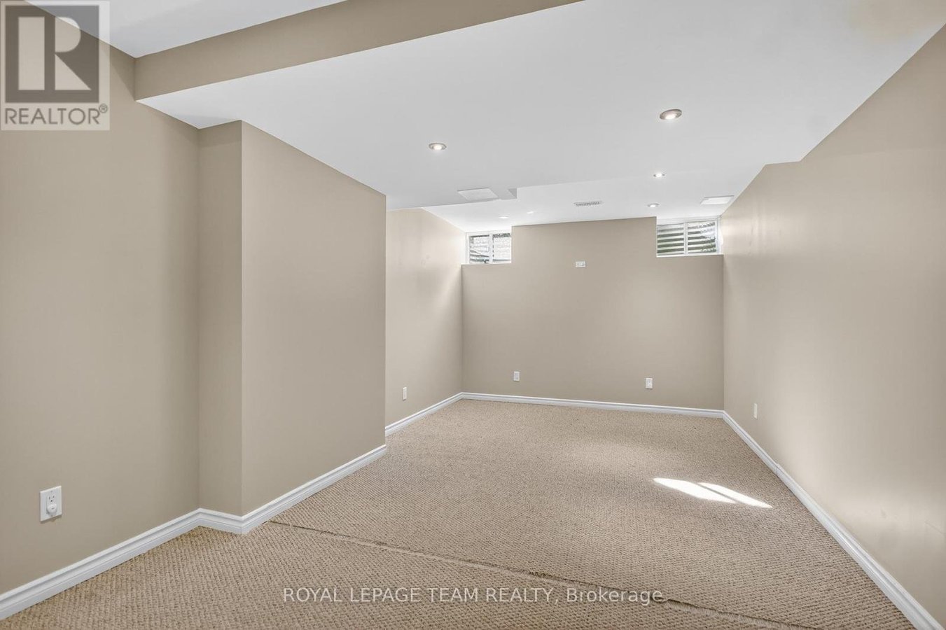 24 HEMLO CRESCENT - Photo 41