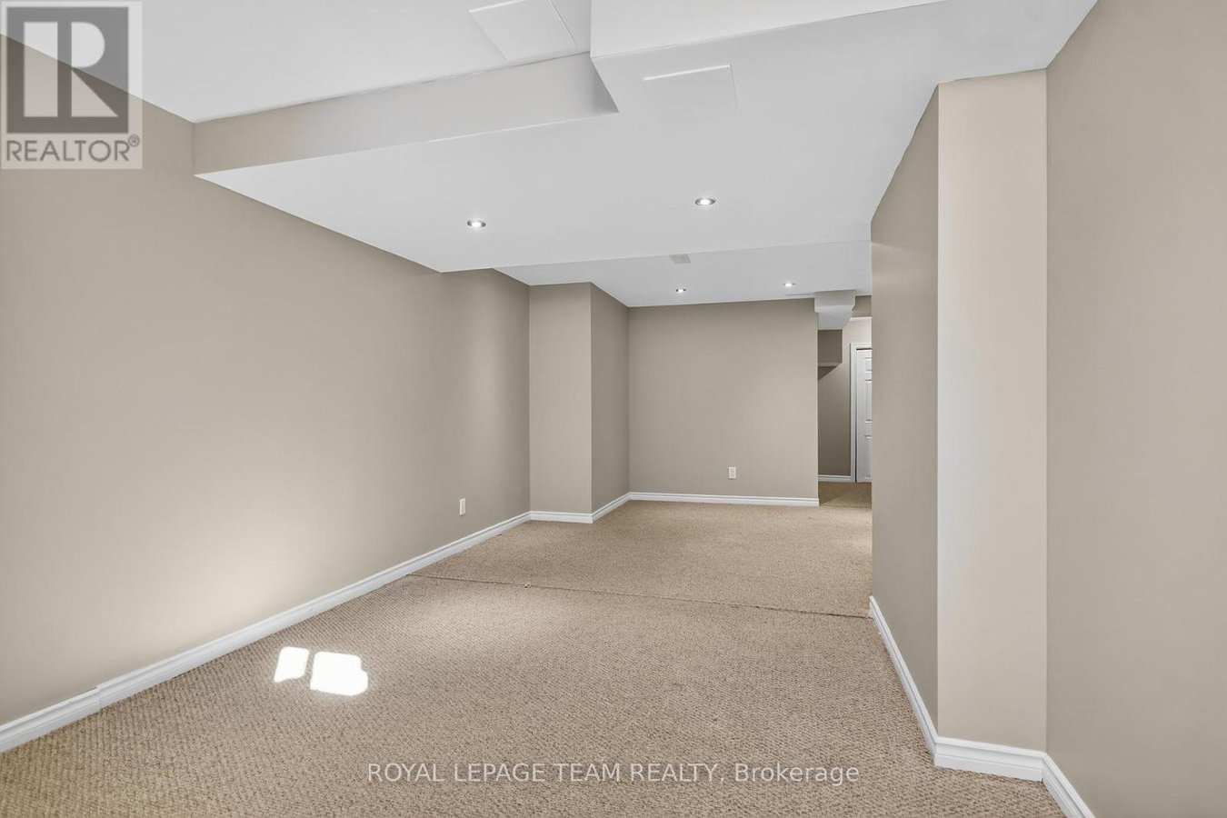 24 HEMLO CRESCENT - Photo 43