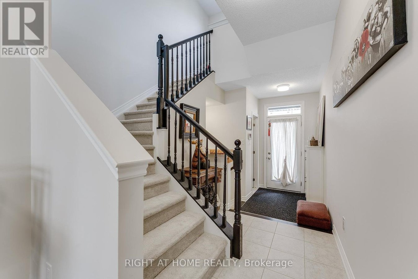 715 DERREEN AVENUE - Photo 5