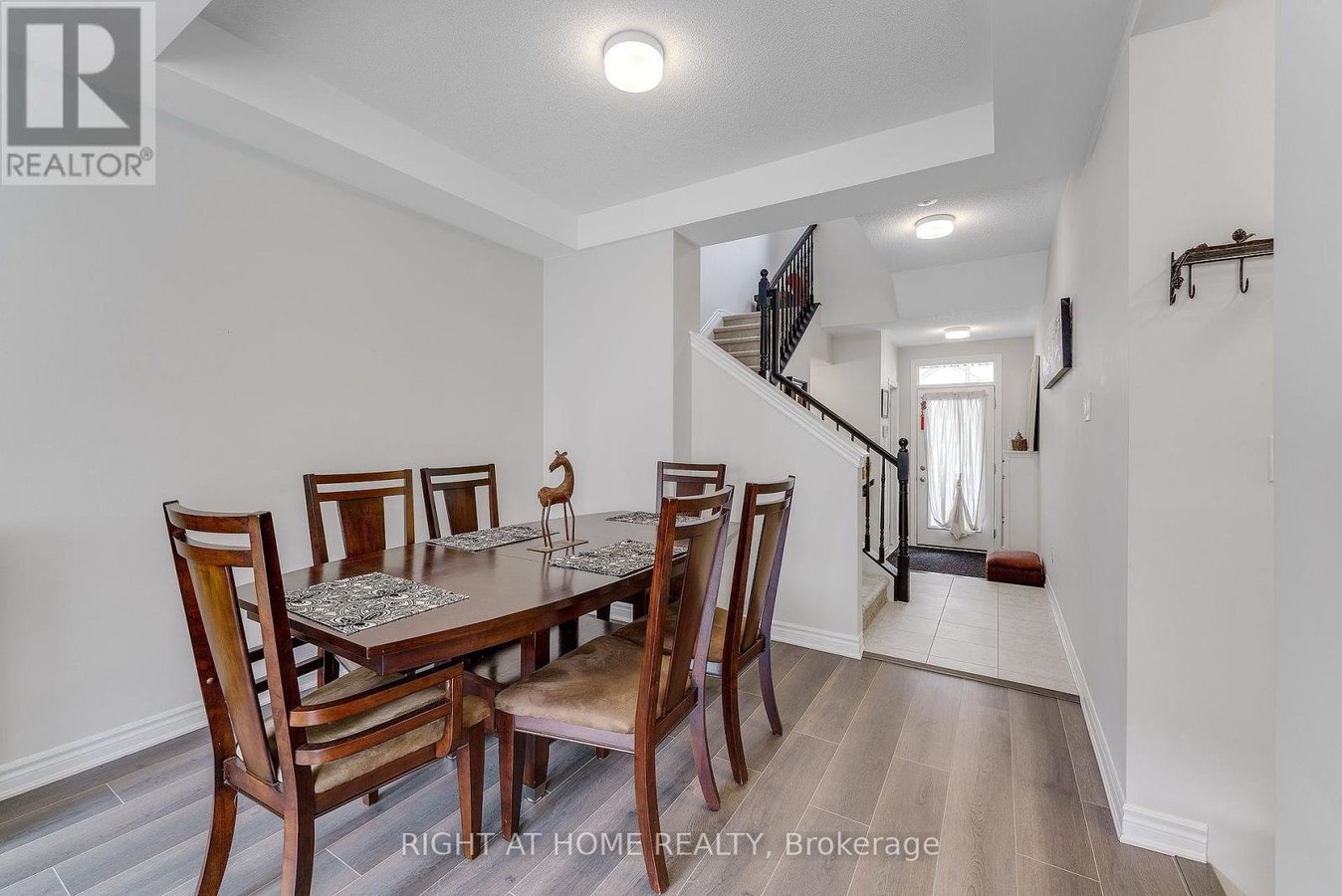 715 DERREEN AVENUE - Photo 6