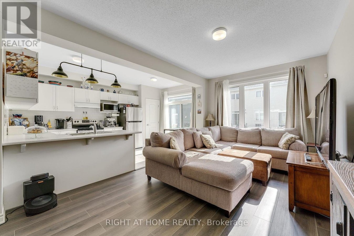 715 DERREEN AVENUE - Photo 9