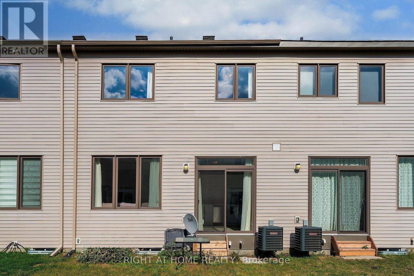 715 DERREEN AVENUE - Photo 29