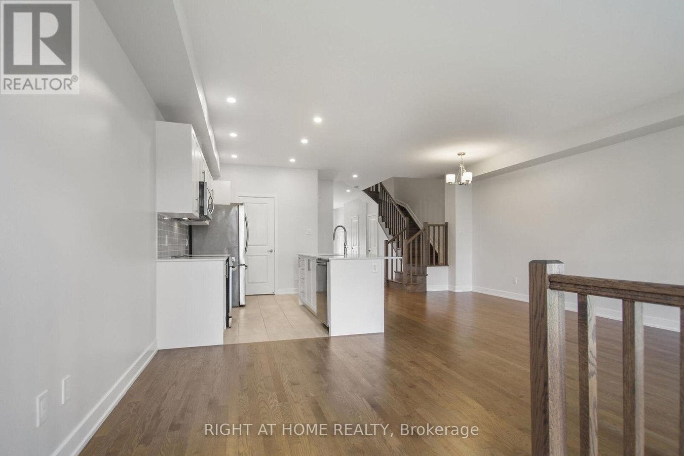 534 CORRETTO PLACE - Photo 4