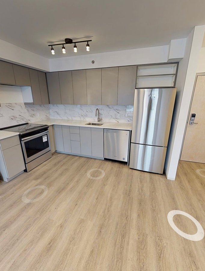 854 Bank Street - Photo 1
