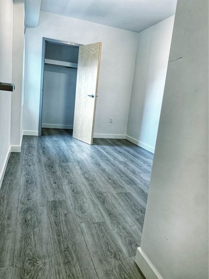 854 Bank Street - Photo 4
