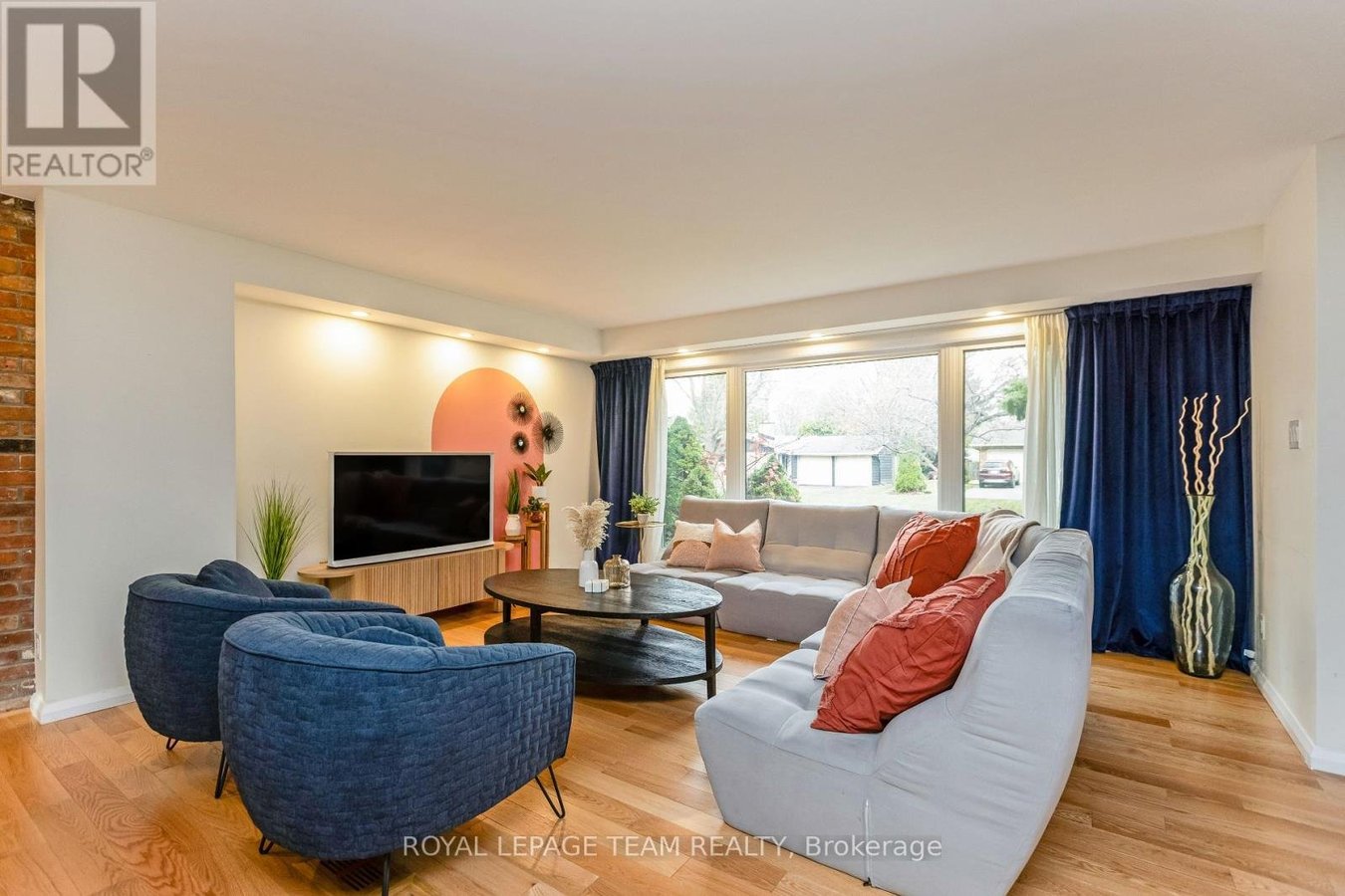 12 PELLAN CRESCENT - Photo 4