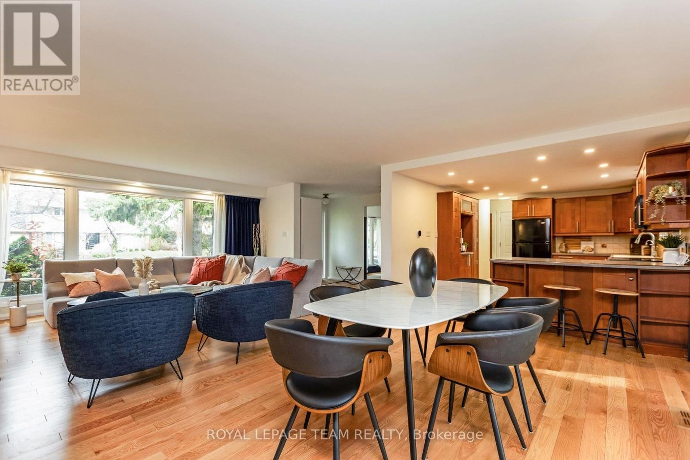 12 PELLAN CRESCENT - Photo 7