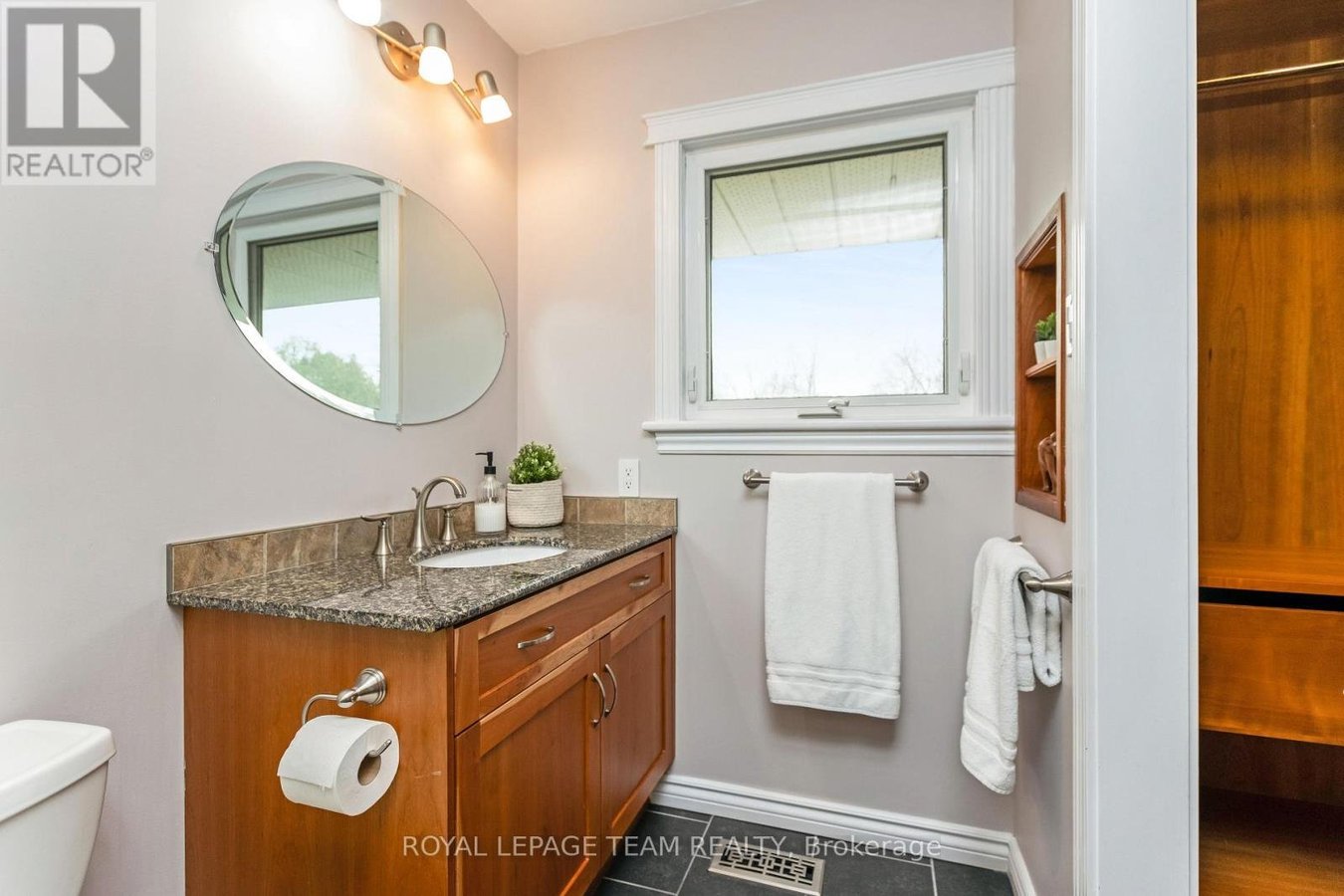 12 PELLAN CRESCENT - Photo 15