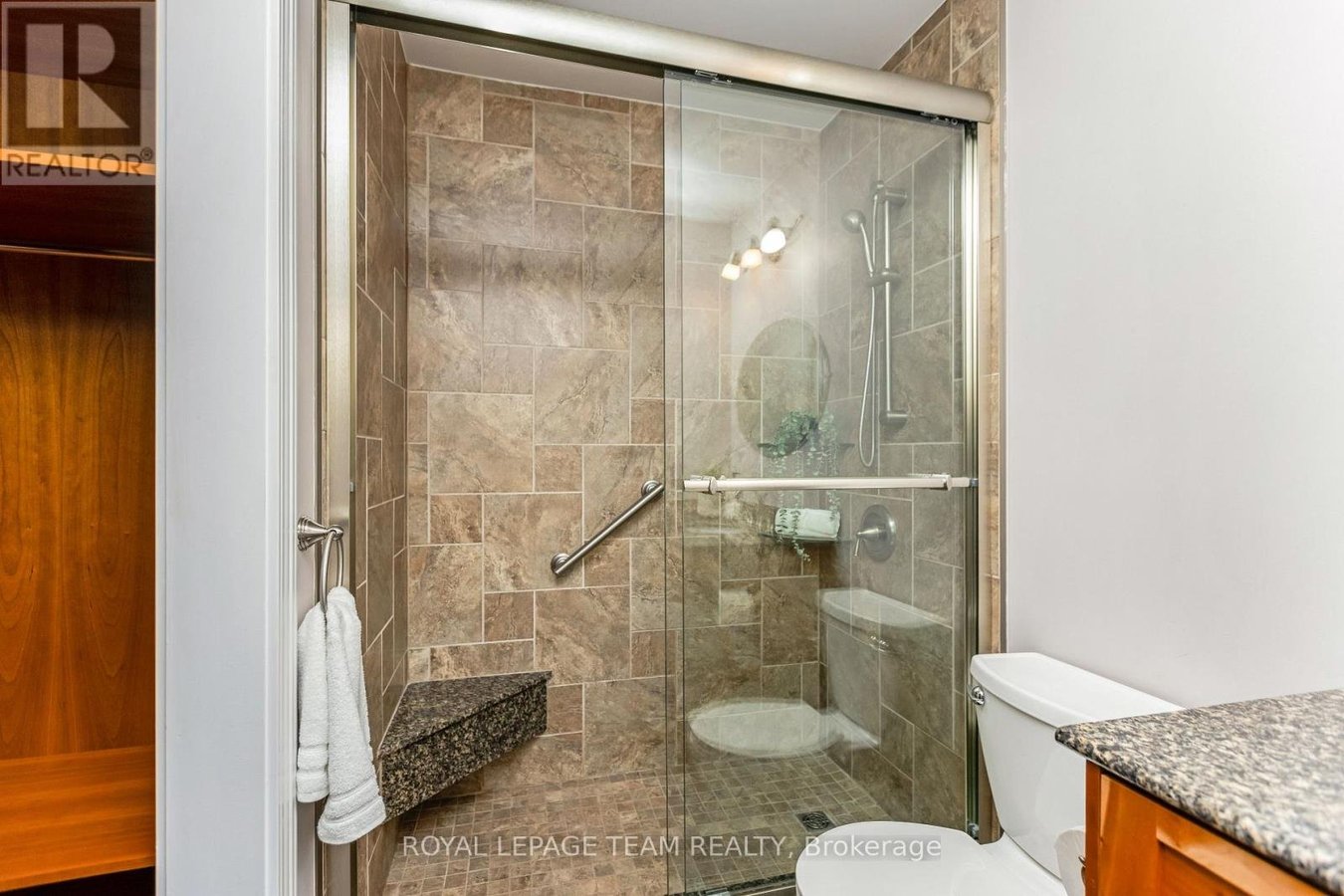 12 PELLAN CRESCENT - Photo 16