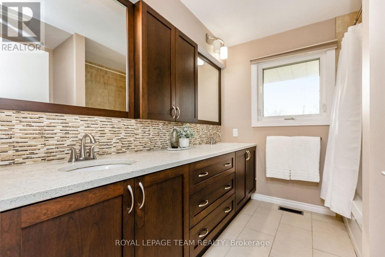 12 PELLAN CRESCENT - Photo 20