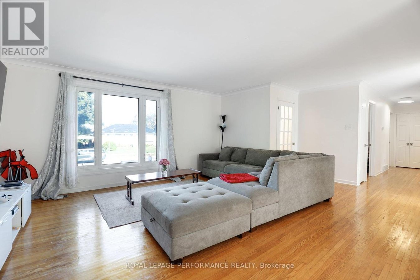 142 MEADOWLANDS DRIVE W - Photo 8