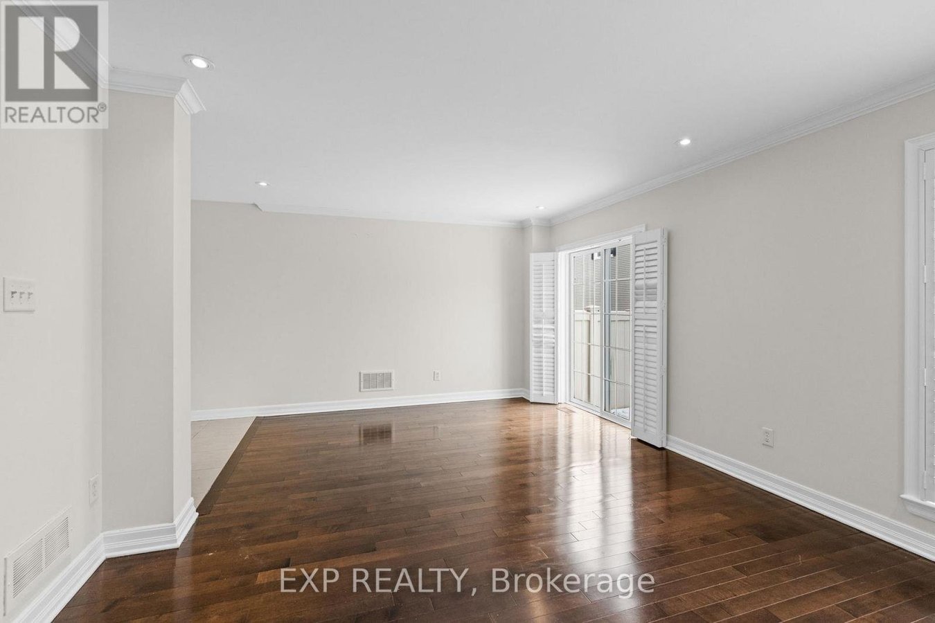 552 ASHBOURNE CRESCENT - Photo 15
