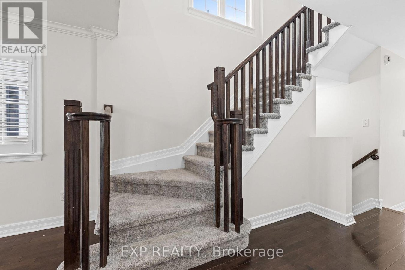 552 ASHBOURNE CRESCENT - Photo 20