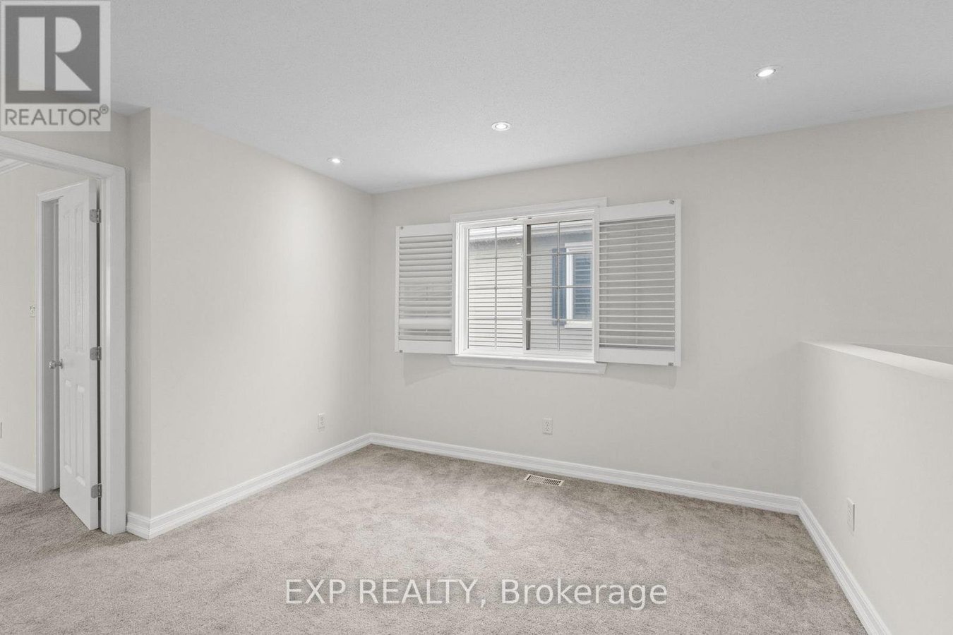 552 ASHBOURNE CRESCENT - Photo 22
