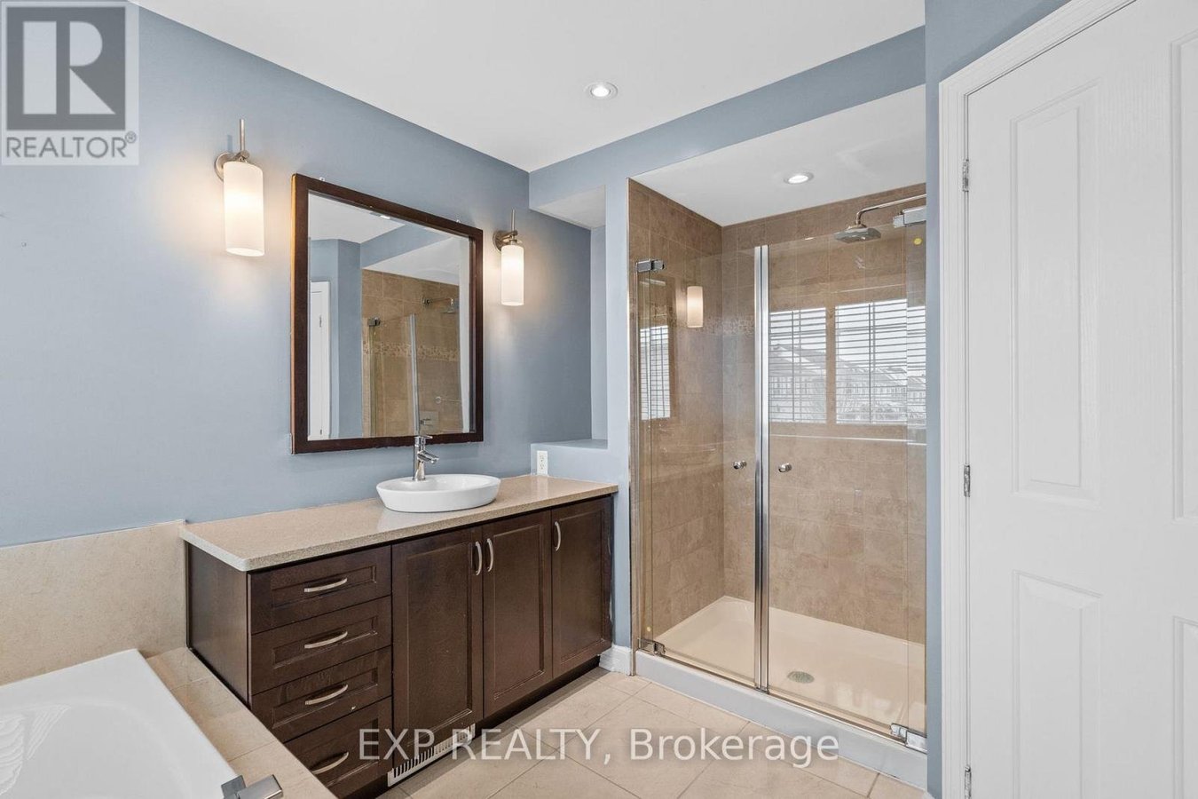 552 ASHBOURNE CRESCENT - Photo 28