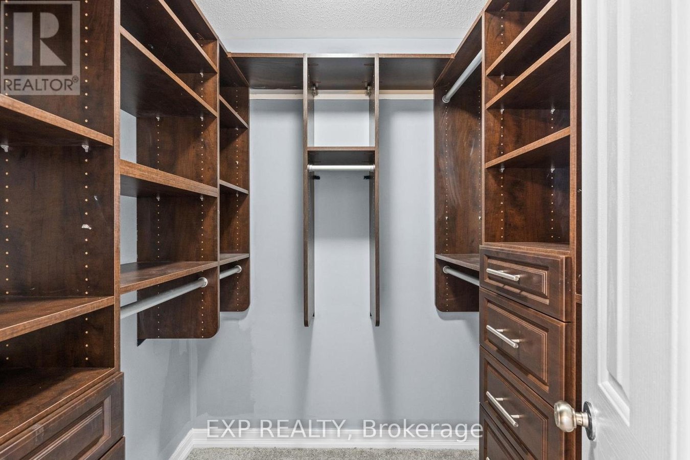 552 ASHBOURNE CRESCENT - Photo 29