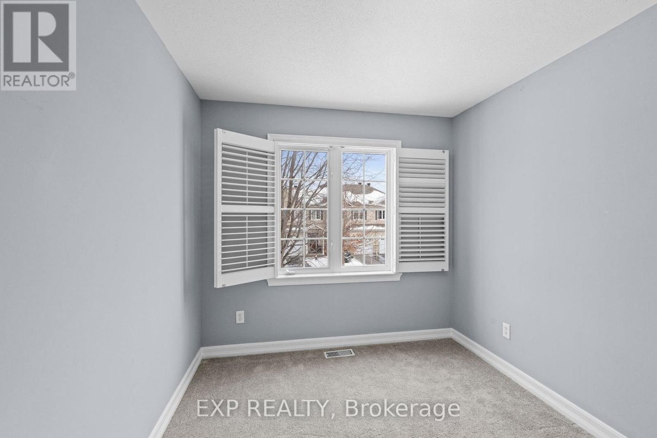 552 ASHBOURNE CRESCENT - Photo 33
