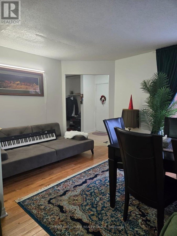 1863 LECLAIR CRESCENT - Photo 5