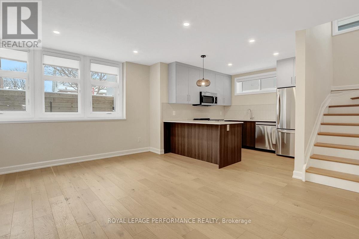 C - 417 TWEEDSMUIR AVENUE - Photo 3