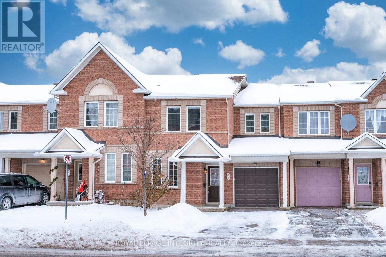 37 BARNSTONE DRIVE - Photo 1