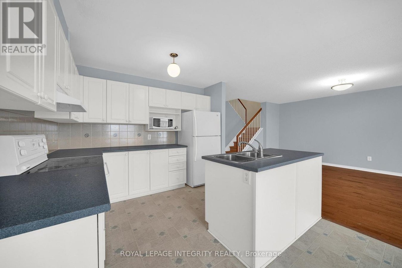 37 BARNSTONE DRIVE - Photo 9