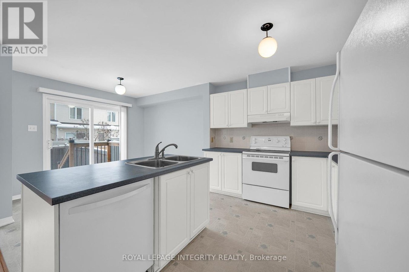 37 BARNSTONE DRIVE - Photo 10