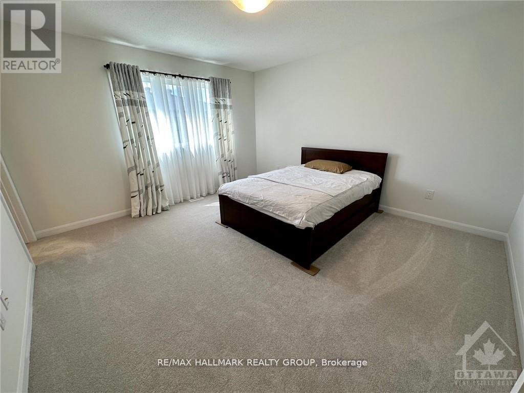 588 LILITH STREET - Photo 5