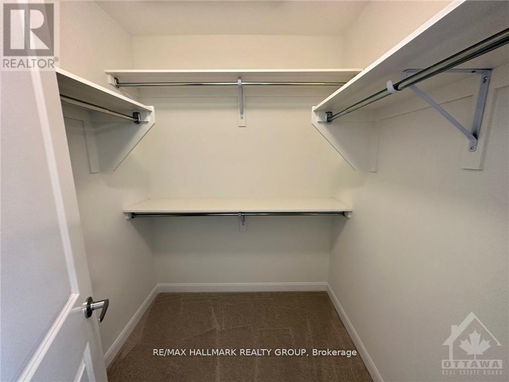 588 LILITH STREET - Photo 6