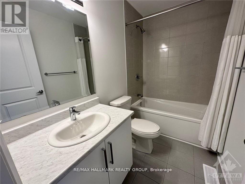 588 LILITH STREET - Photo 8