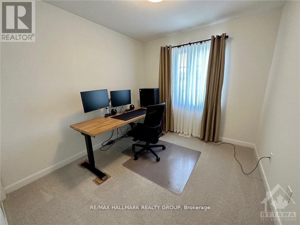 588 LILITH STREET - Photo 10