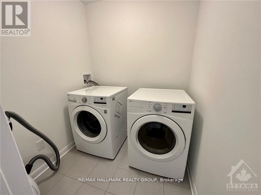 588 LILITH STREET - Photo 11