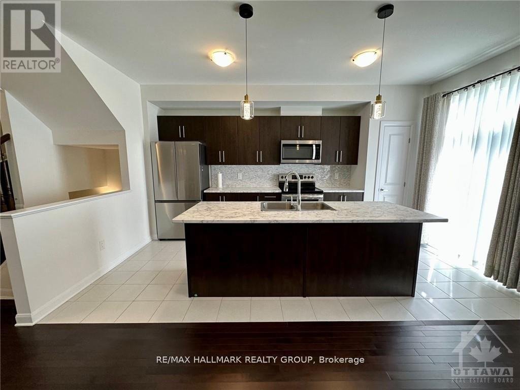 588 LILITH STREET - Photo 15